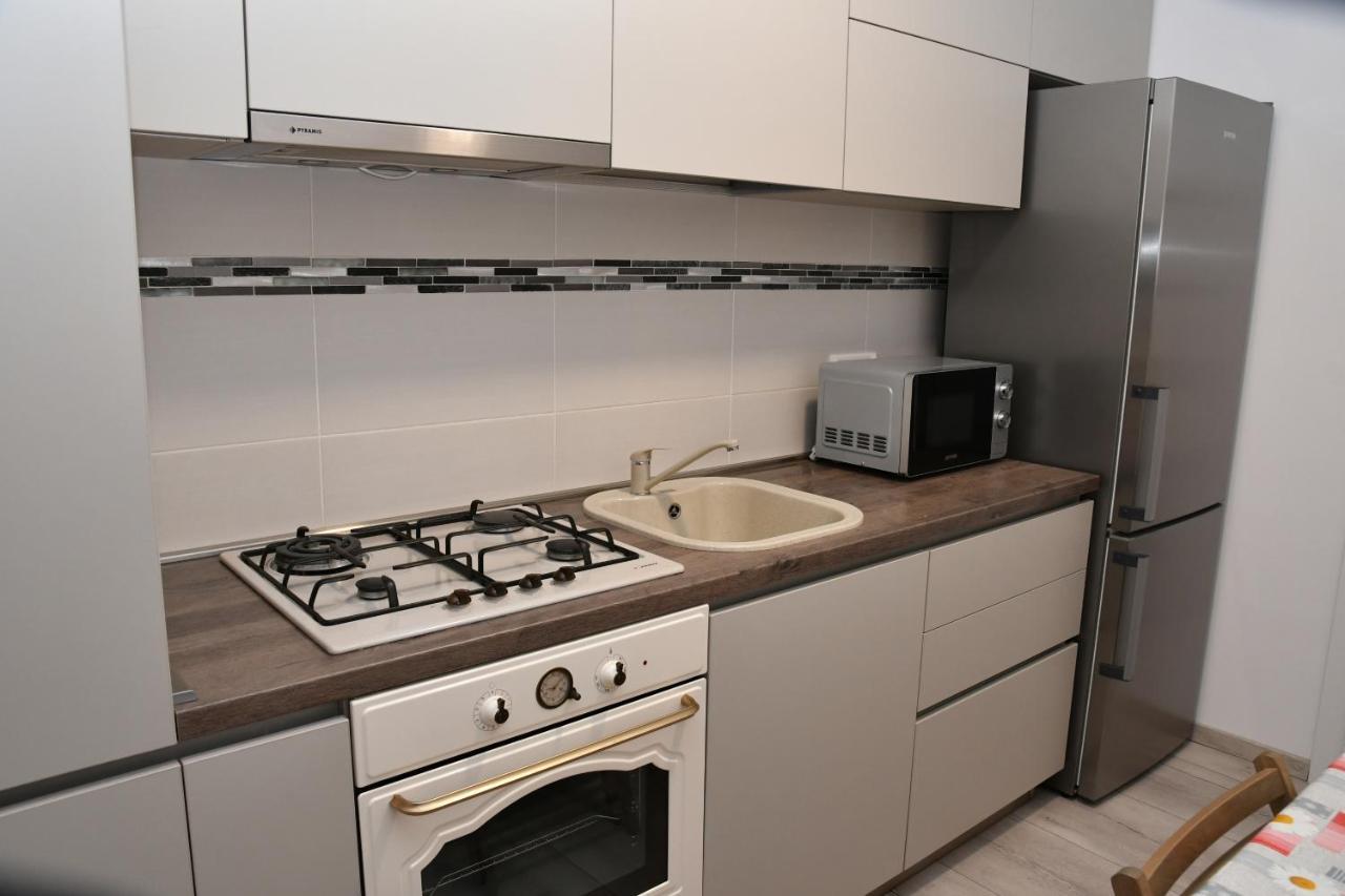 Toporasi Apartament Apartment Craiova Exterior foto