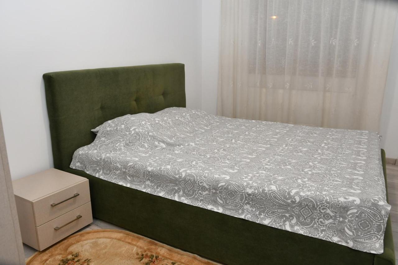 Toporasi Apartament Apartment Craiova Exterior foto