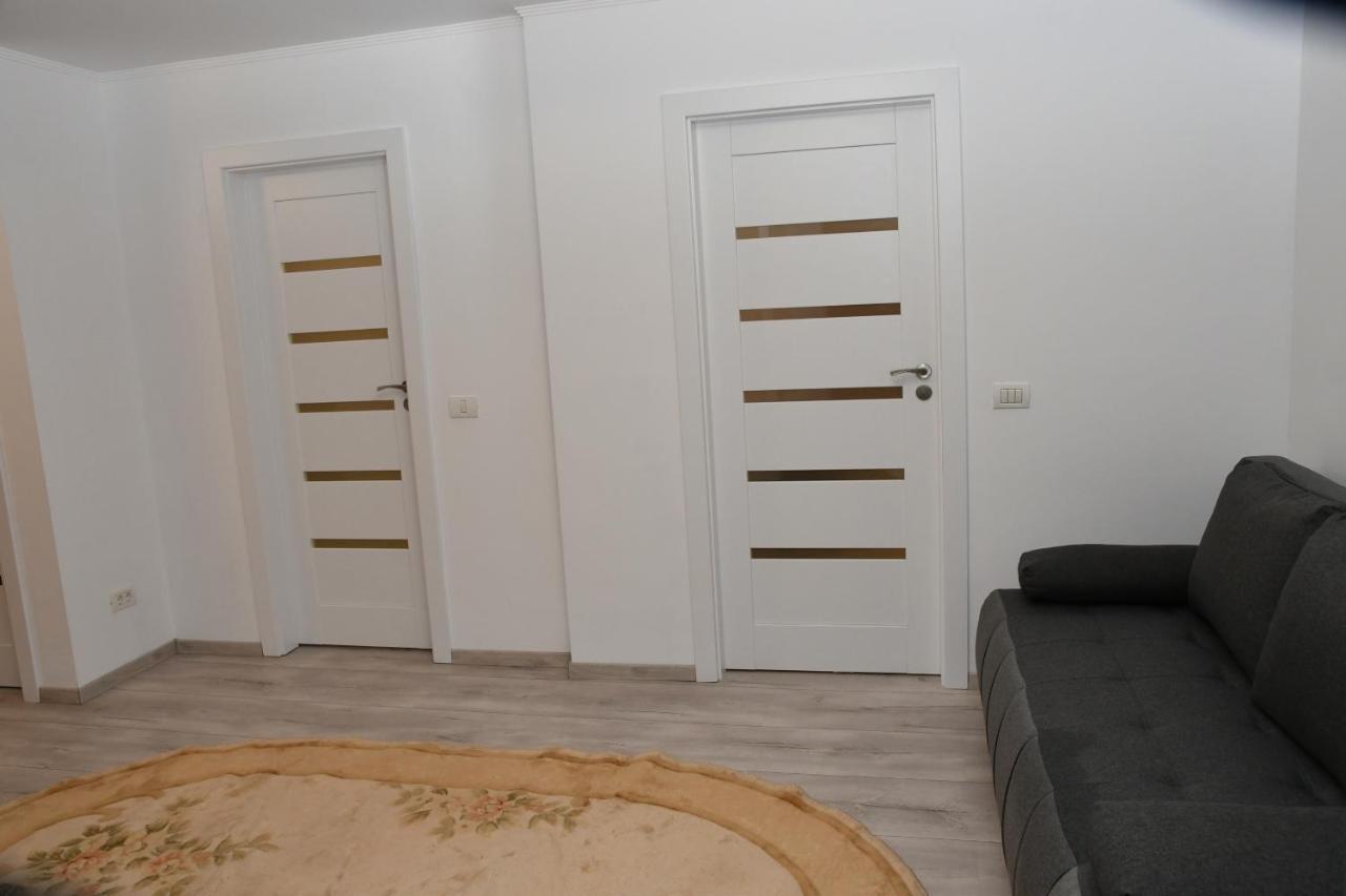 Toporasi Apartament Apartment Craiova Exterior foto