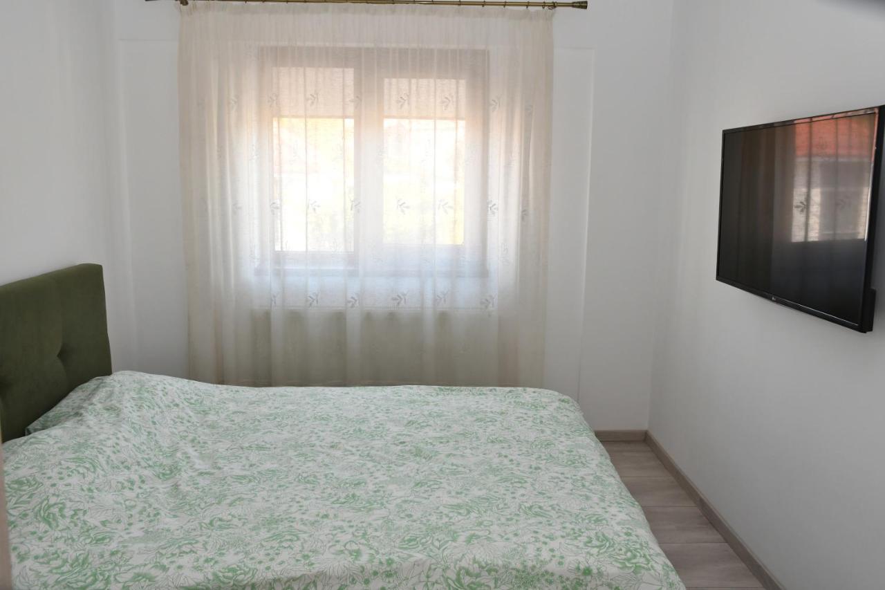 Toporasi Apartament Apartment Craiova Exterior foto