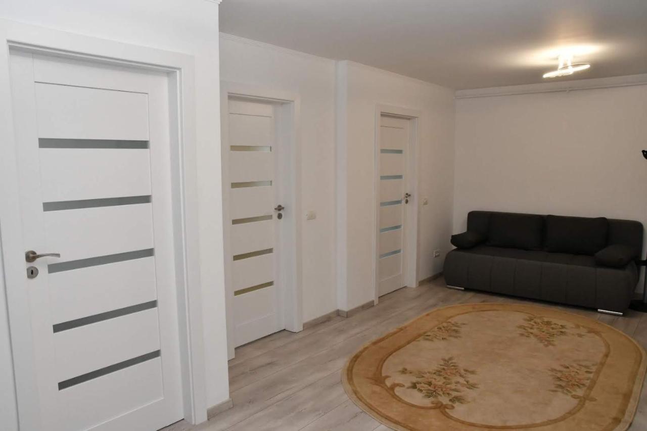Toporasi Apartament Apartment Craiova Exterior foto